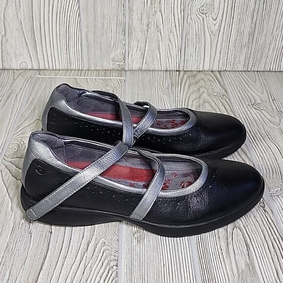 Aravon by New Balance Black and Silver Mary Jane Flats - Picture 2 of 14